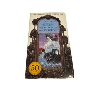 Young Adult Paperback / The Lion, The Witch and the Wardrobe by CS Lewis. GUC
